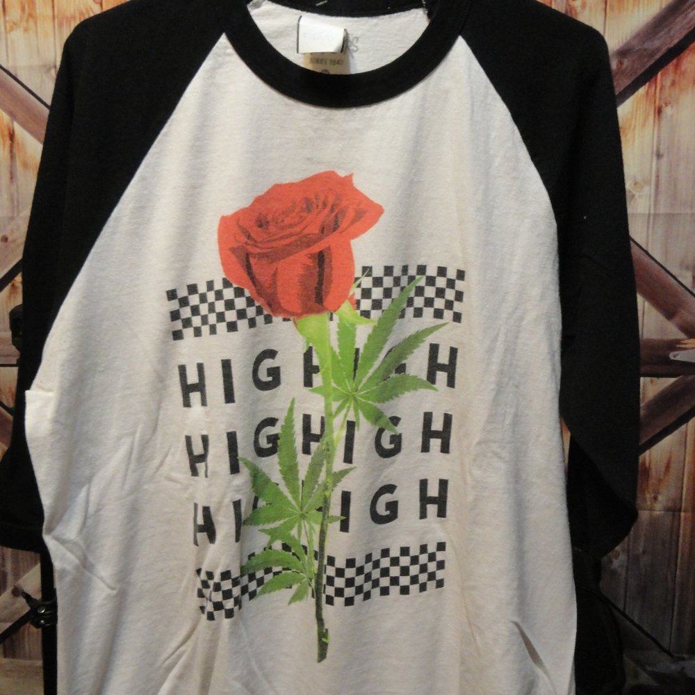 Rose High Spell out 3/4 sleeve T~Fun~Gently worn~VTG Spencer Gifts